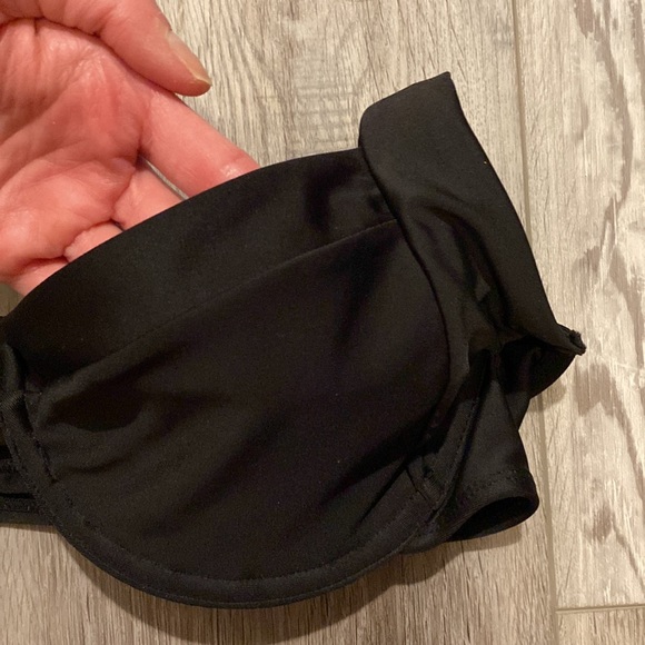 Black XL bikini top with metal clasp and hardware, adjustable straps, EUC - Picture 9 of 9